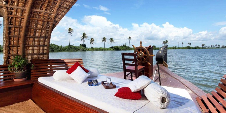 Alleppey Houseboat.jpg